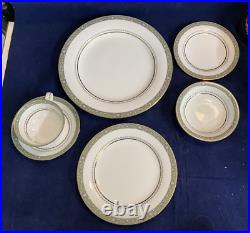 Noritake Thurston 6871 dinnerware service for 8, with six serving pieces