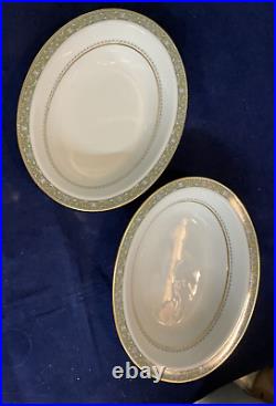 Noritake Thurston 6871 dinnerware service for 8, with six serving pieces