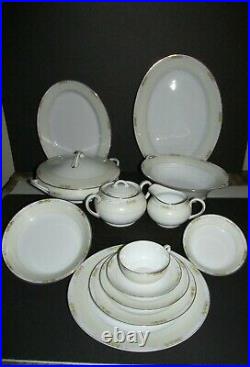 VINTAGE NORITAKE HANDPAINTED NIPPON CHINA 4-7 pc PLACE SETTING (34 PIECES)