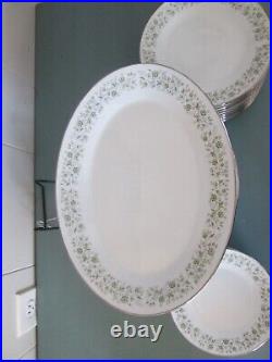 Vintage Noritake Wynwood China white with green floral 35 piece set